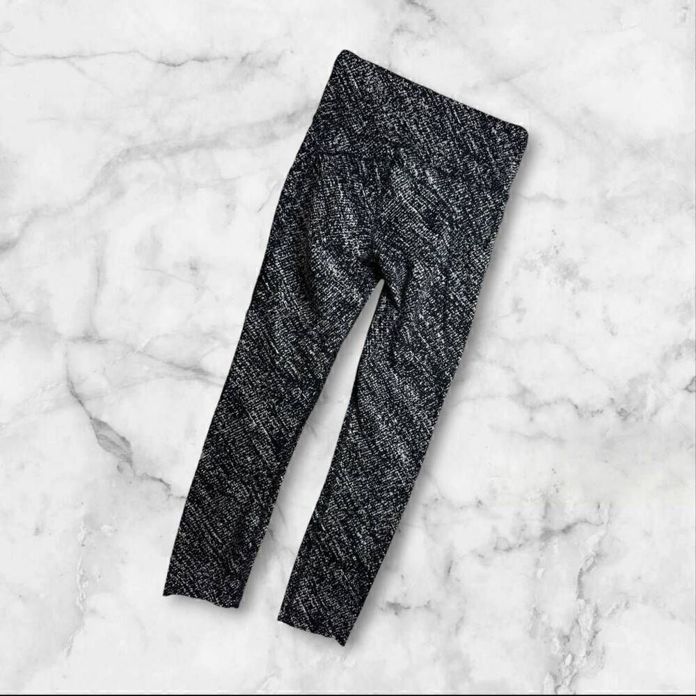 Lululemon Size 4 Speed Leggings 23"